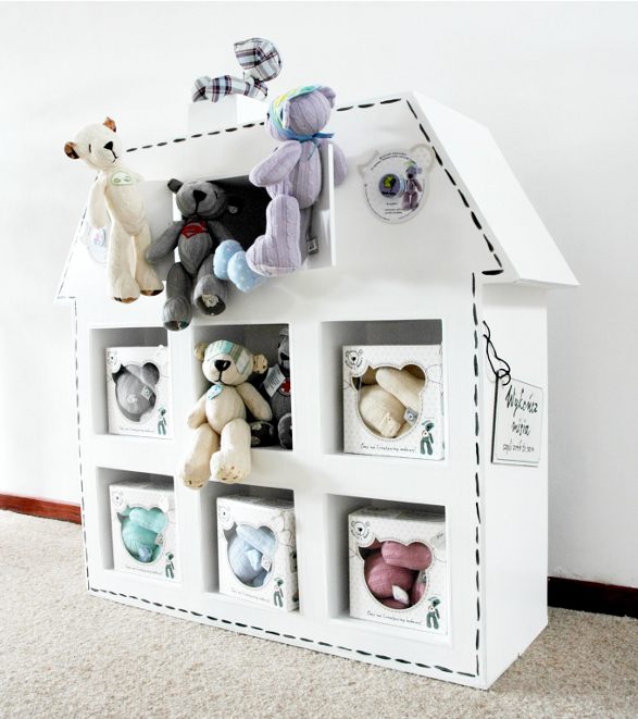 cardboard display by kartooni for boskas teddies