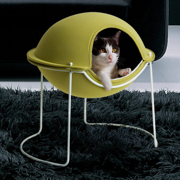 hepper pod bed for pets inspired by spaceship