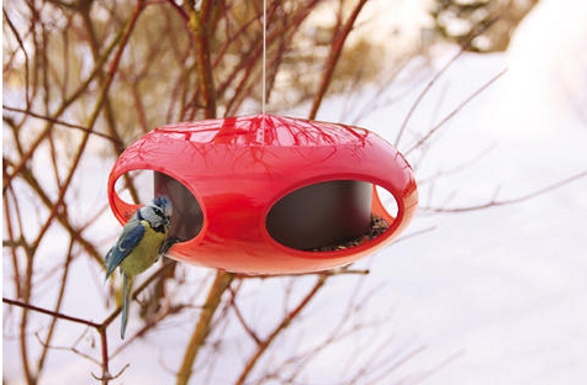 pip bird feeder inspired by spaceship