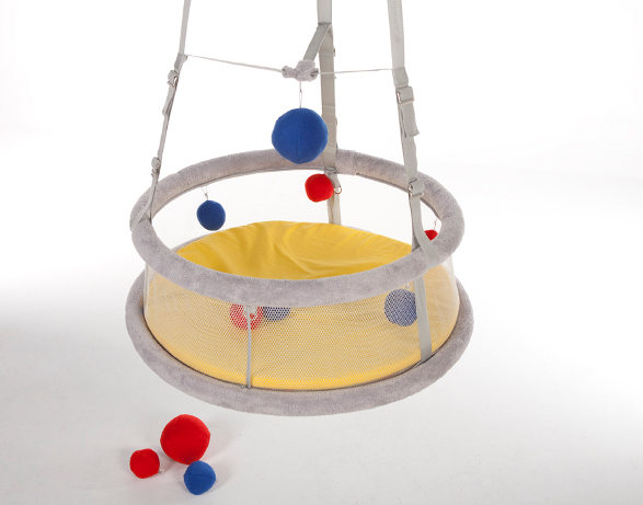 multisensory cradle by agnieszka wiczuk