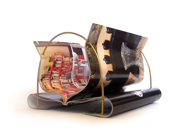 newspaper holder made from old magazines by ejtu