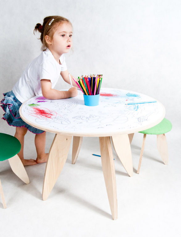 recik table for kid's room